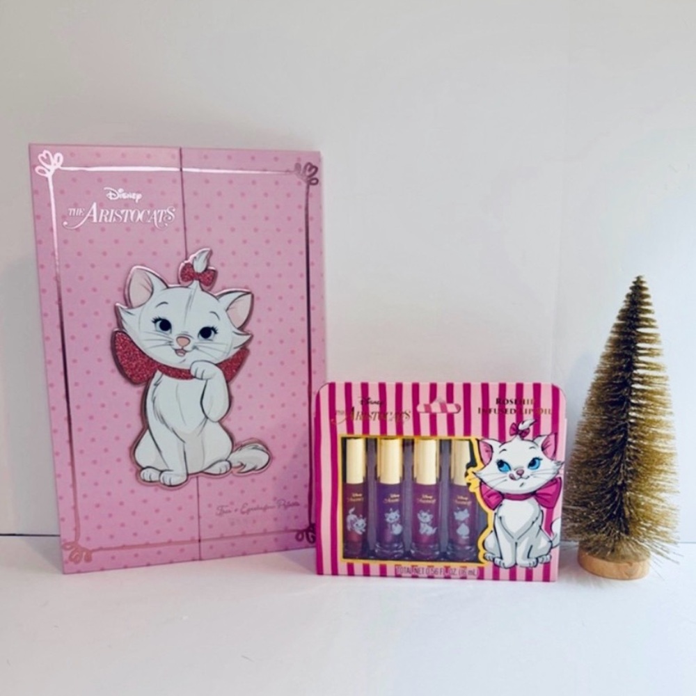 Disney The Aristocats Marie Lip Oil & Eyeshadow/Complexion Palette Set